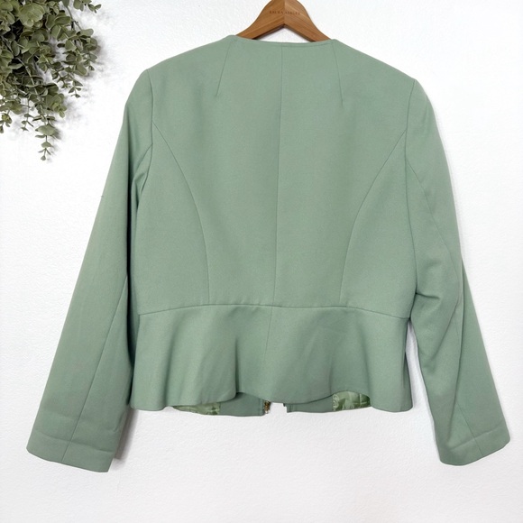 TAHARI • Mint green zip up blazer jacket - Picture 3 of 5